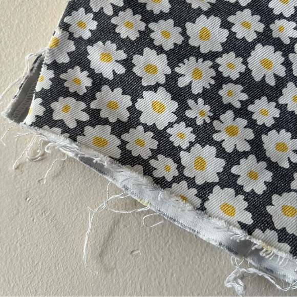 Zara Straight Shorts Daisy Print High Rise Button Fly Women's USA 2 - Picture 10 of 13